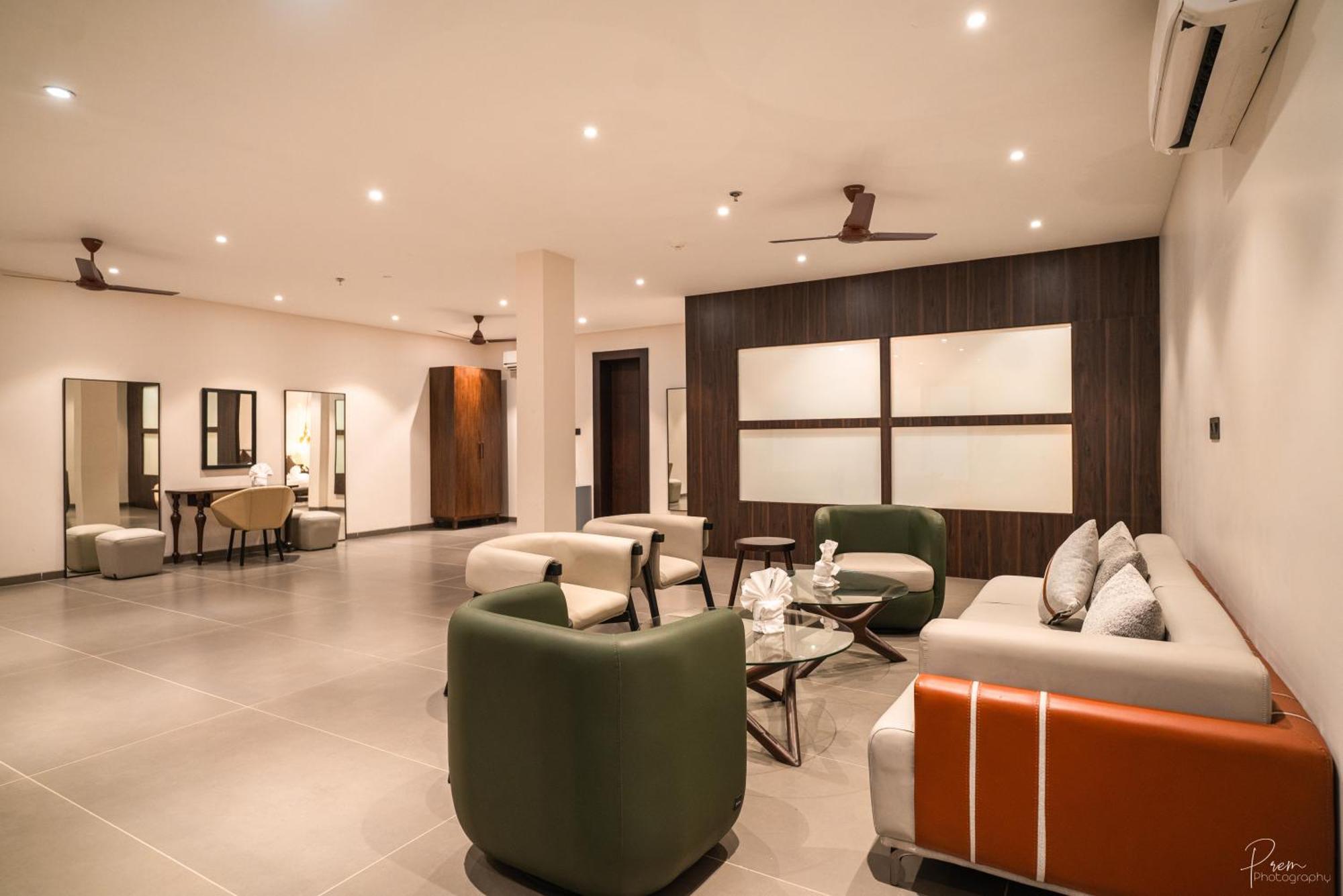 Rāipur Hotel Omaya Garden מראה חיצוני תמונה