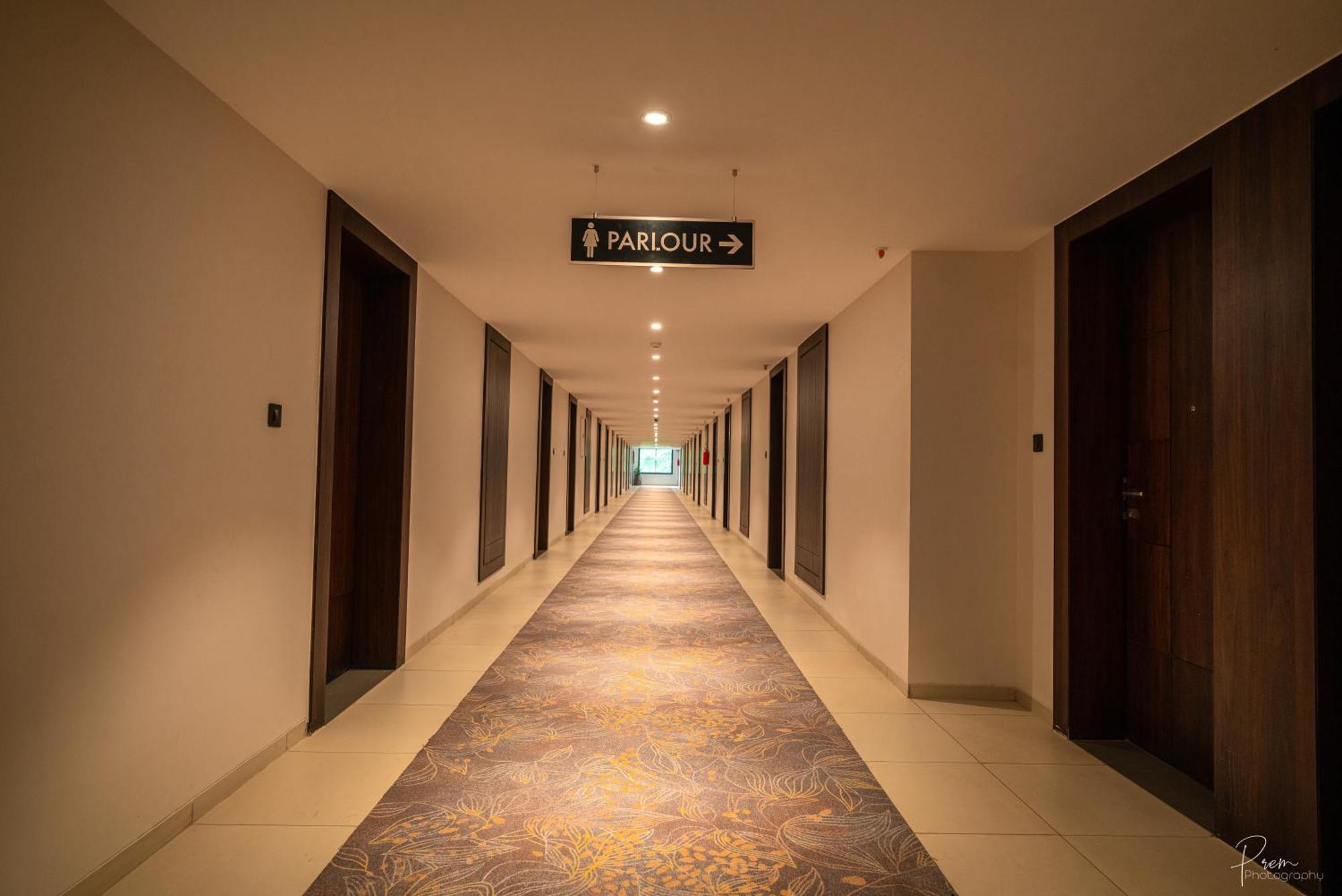Rāipur Hotel Omaya Garden מראה חיצוני תמונה