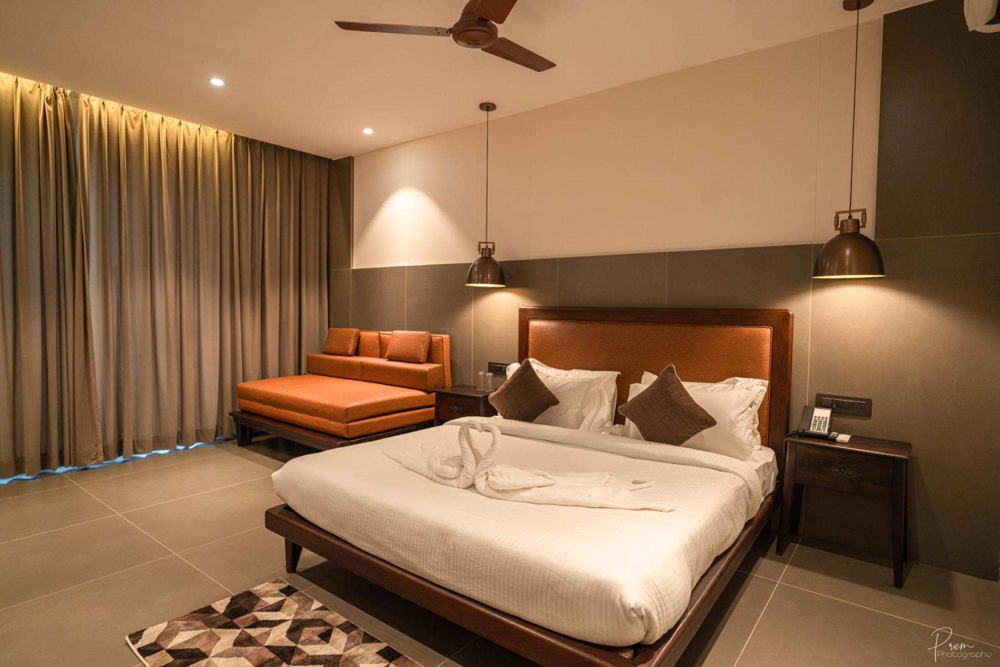 Rāipur Hotel Omaya Garden מראה חיצוני תמונה