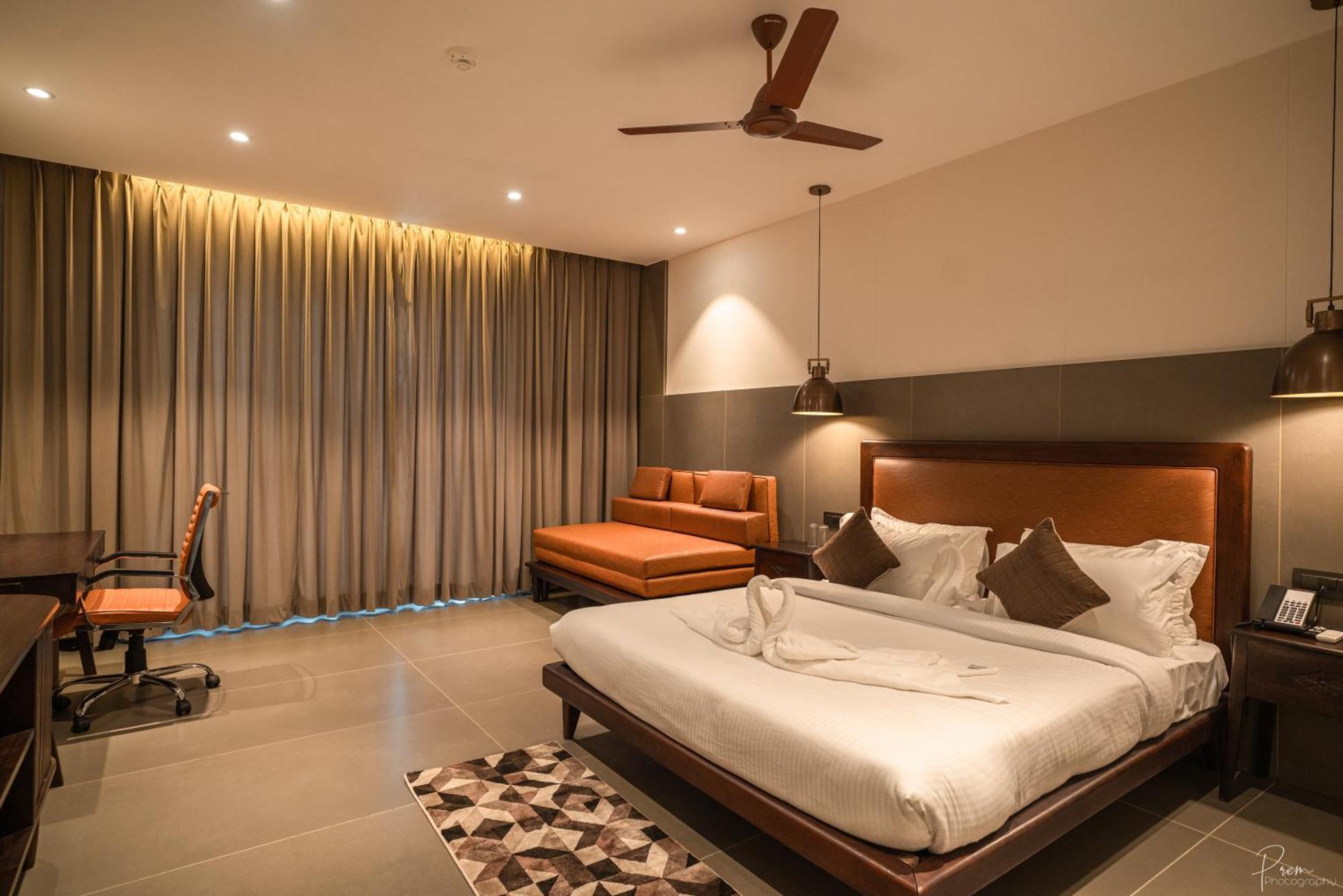 Rāipur Hotel Omaya Garden מראה חיצוני תמונה