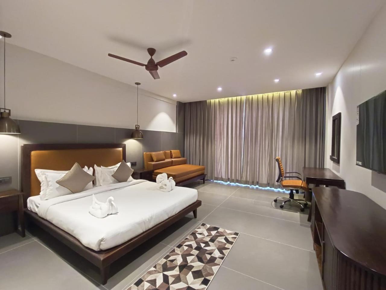 Rāipur Hotel Omaya Garden מראה חיצוני תמונה